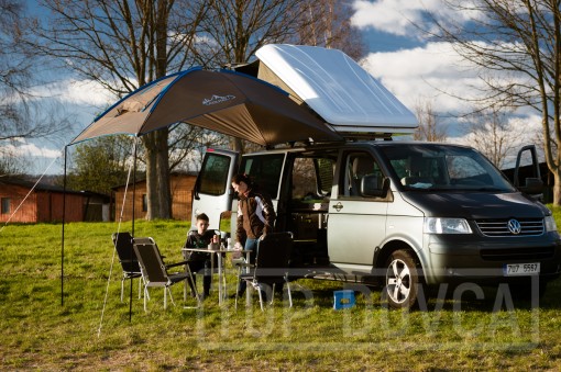 VW Transporter T5 s kempingovým VIVI boxem